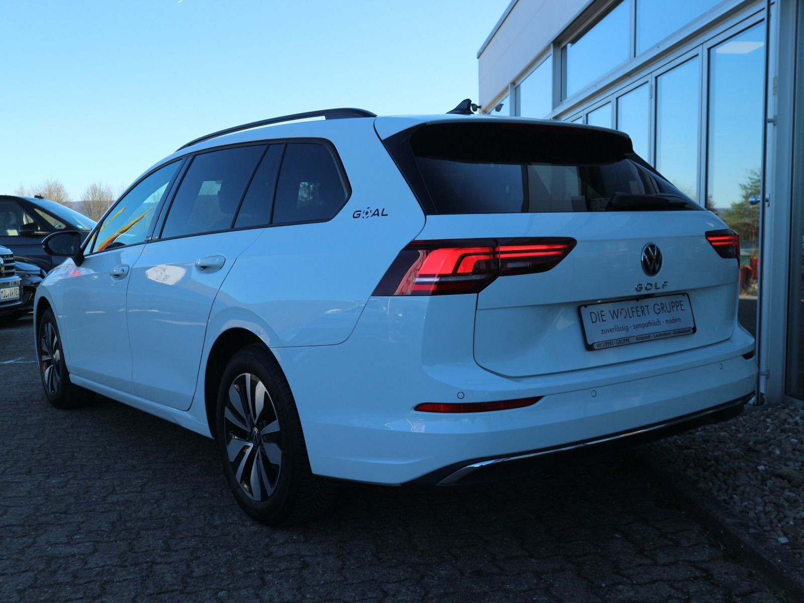 Fahrzeugabbildung Volkswagen Golf Variant Goal 1.5 TSI AHK RFK LED NAVI FACELIFT