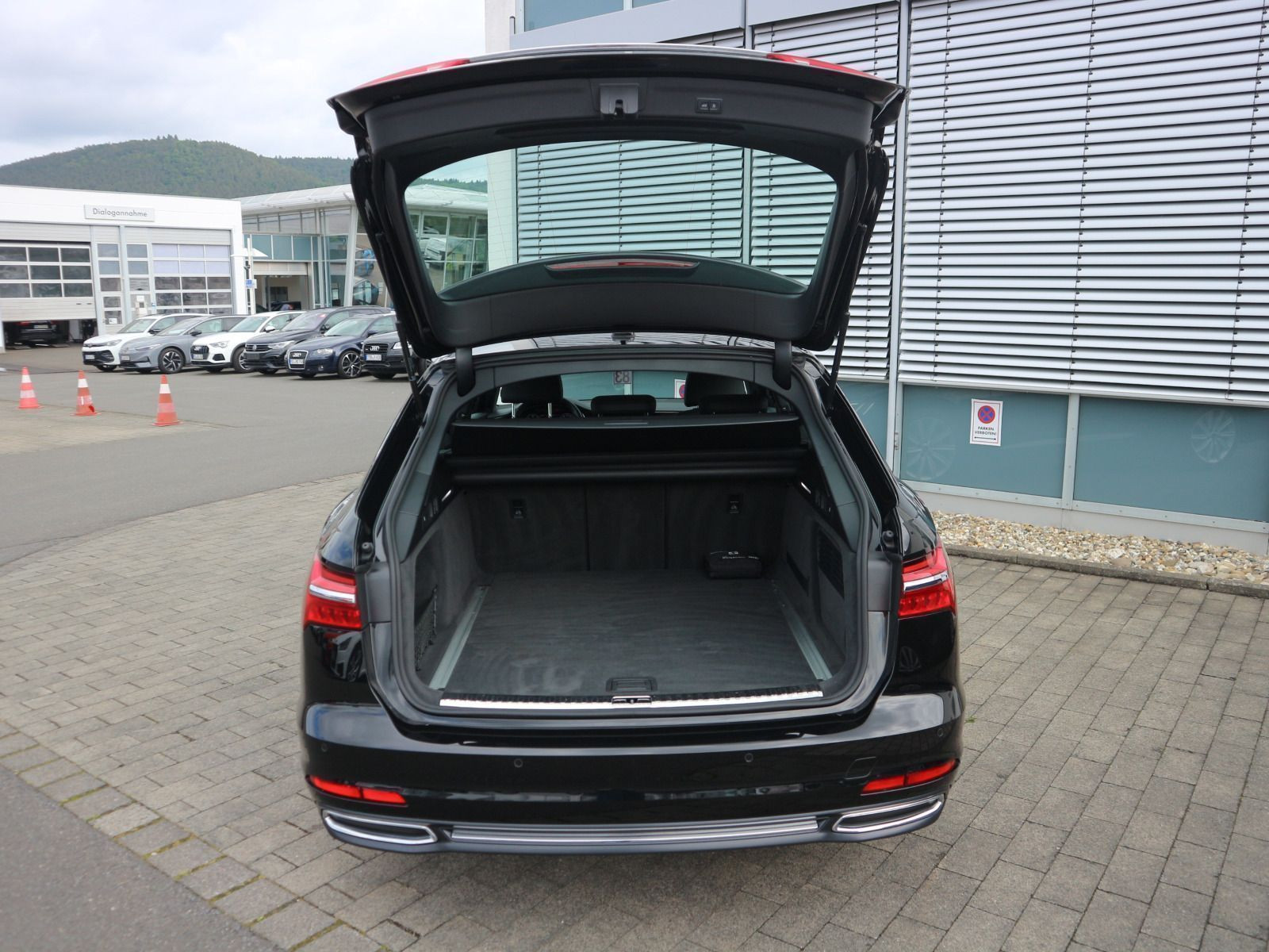Fahrzeugabbildung Audi A6 Avant design 40 TDI quattro S tronic PANO*ACC