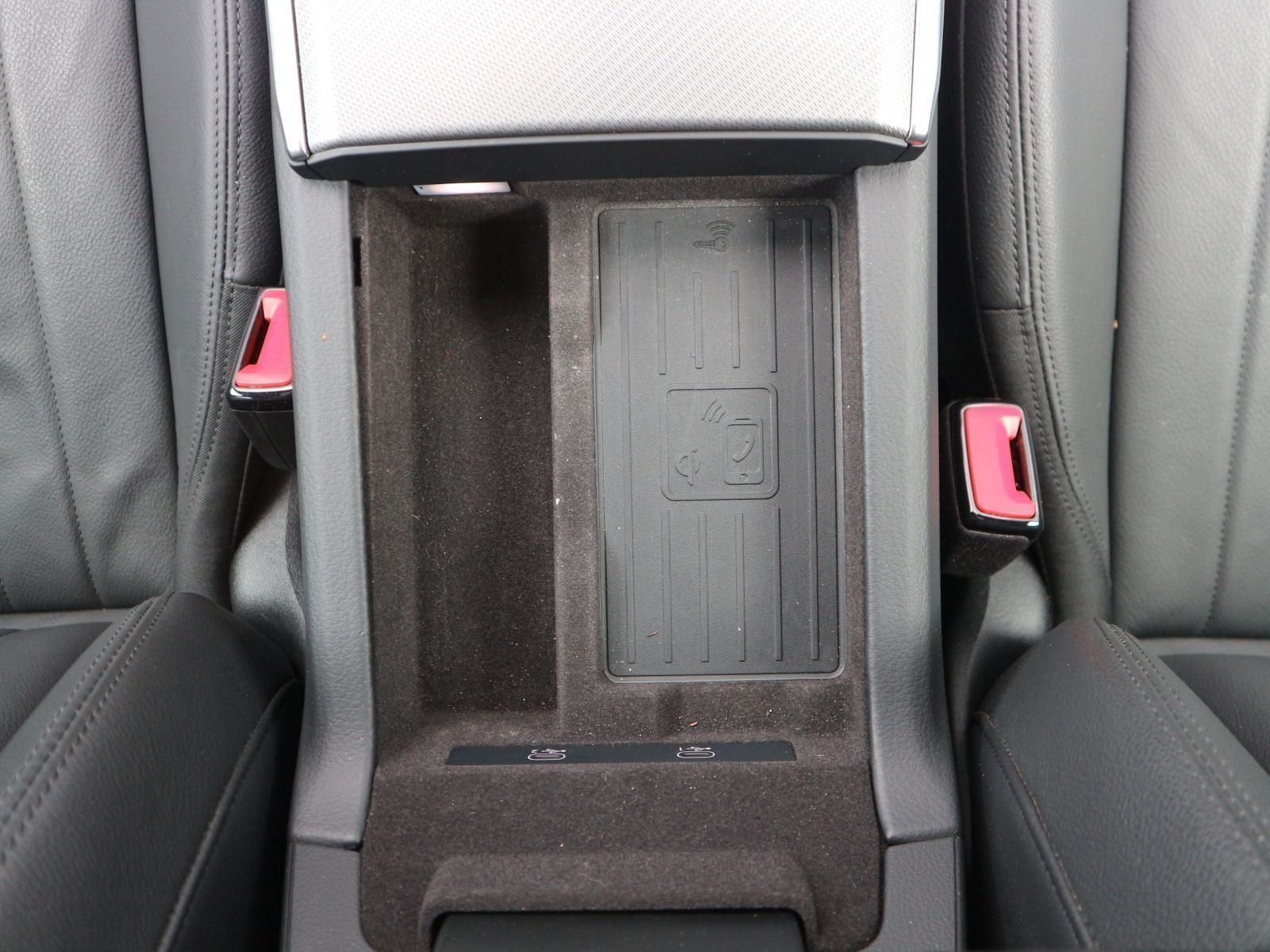 Fahrzeugabbildung Audi A6 Avant design 40 TDI quattro S tronic PANO*ACC