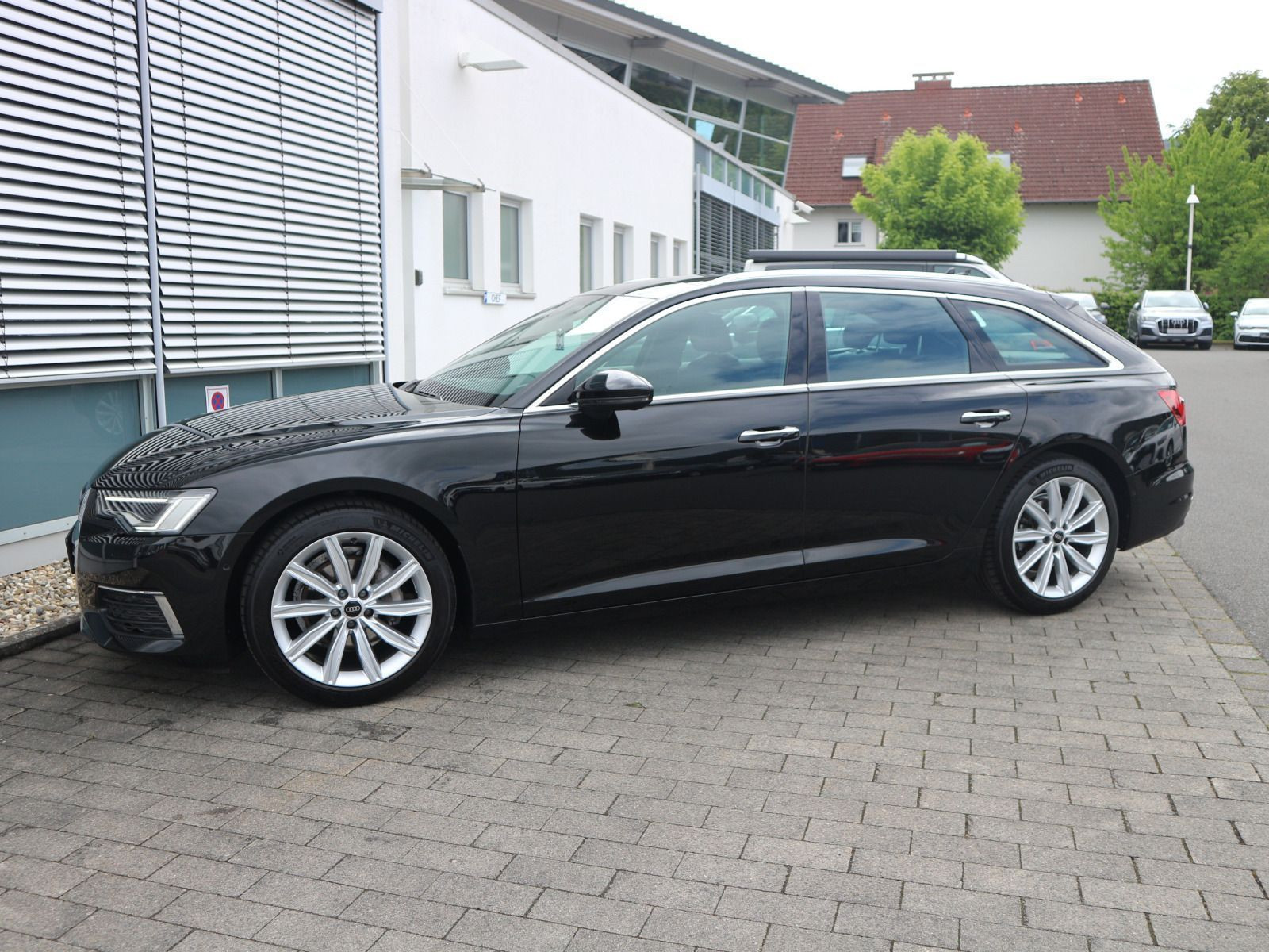 Fahrzeugabbildung Audi A6 Avant design 40 TDI quattro S tronic PANO*ACC