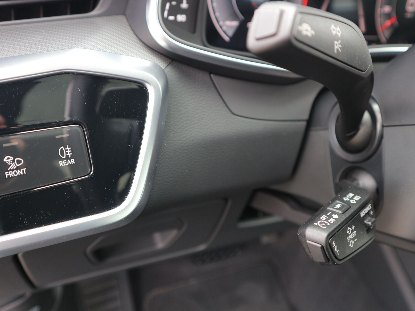 Fahrzeugabbildung Audi A6 Avant design 40 TDI quattro S tronic PANO*ACC