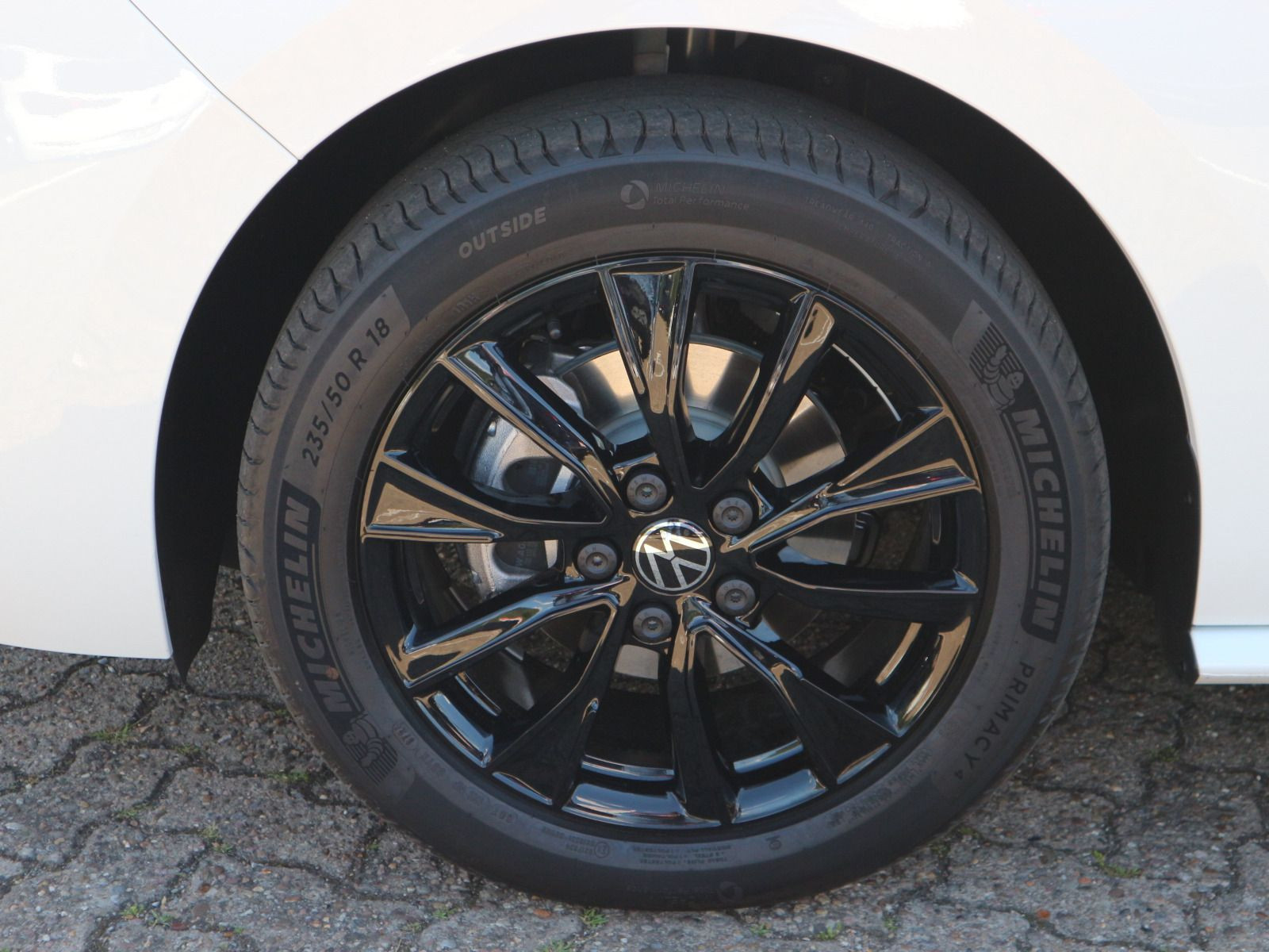Fahrzeugabbildung Volkswagen T7 Multivan EDITION 2.0 TDI DSG PANO STANDHZ AHK RFK ACC VIS
