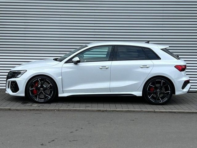 Fahrzeugabbildung Audi RS 3 Sportback +WINTERRÄDER+SPORTABGAS+HEAD UP+