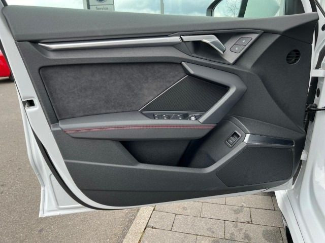 Fahrzeugabbildung Audi RS 3 Sportback +WINTERRÄDER+SPORTABGAS+HEAD UP+