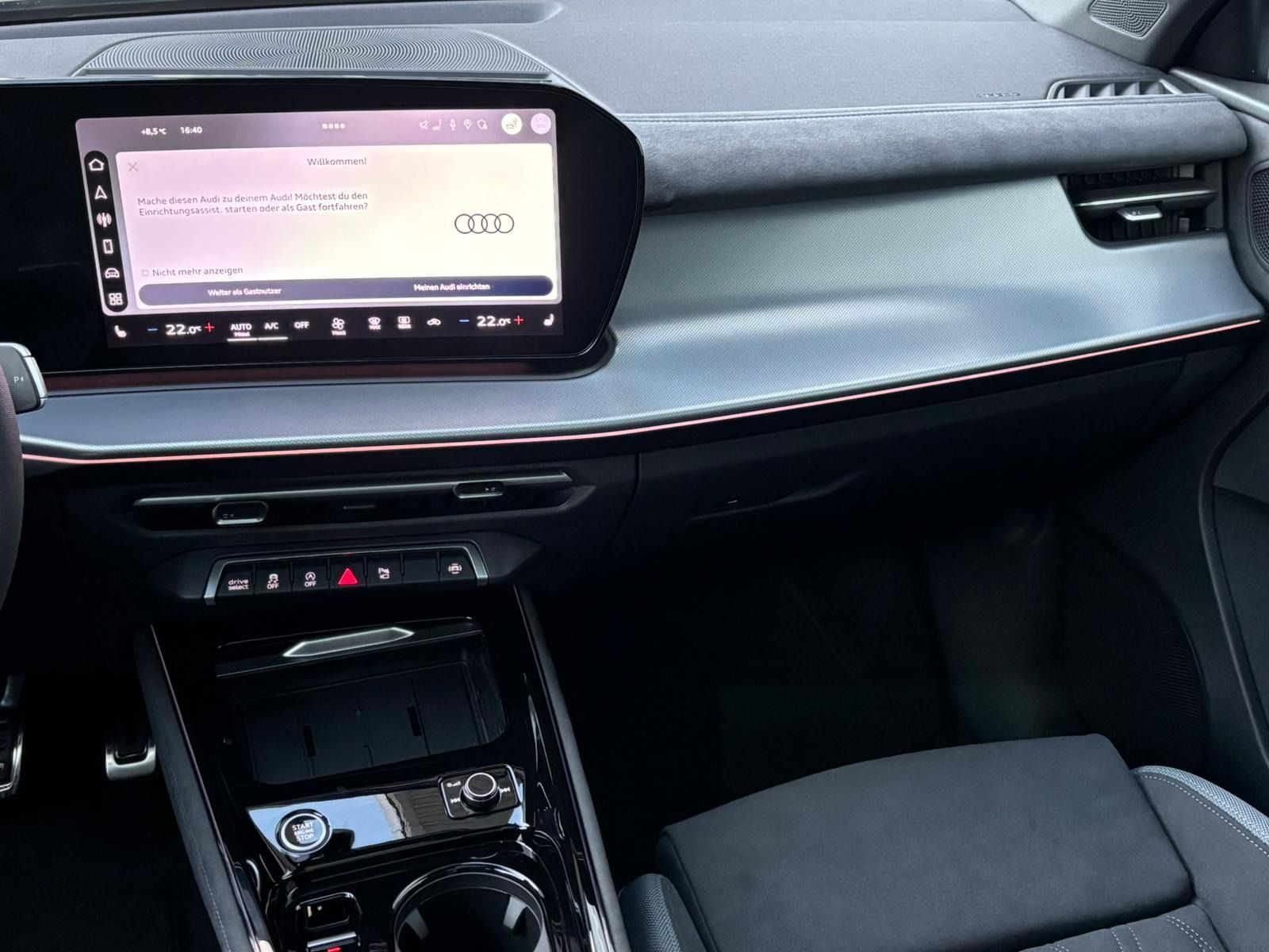 Fahrzeugabbildung Audi Q3 SUV TFSI quattro S tronic*DIGI MATRIX*PANO*