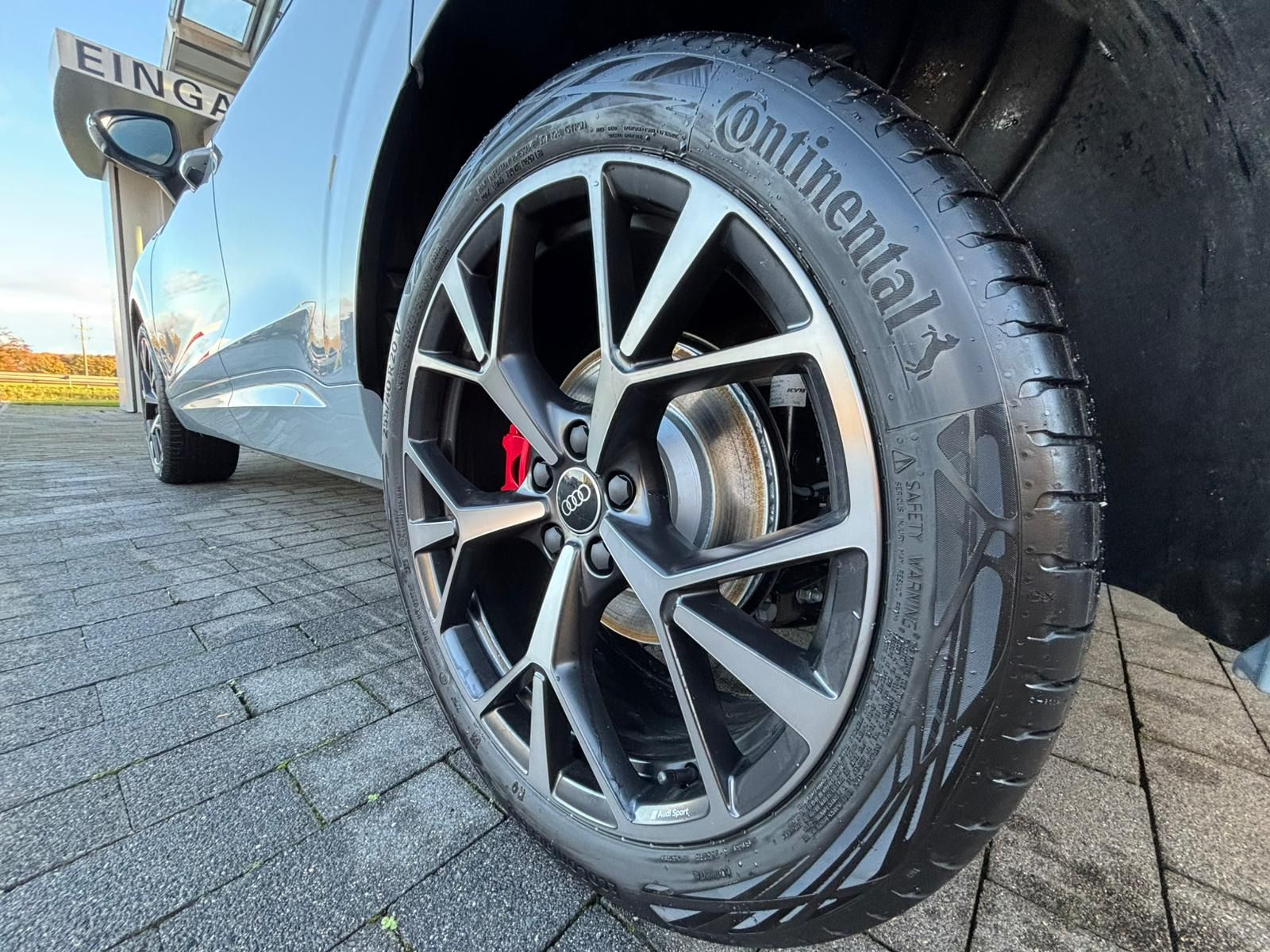 Fahrzeugabbildung Audi Q3 SUV TFSI quattro S tronic*DIGI MATRIX*PANO*