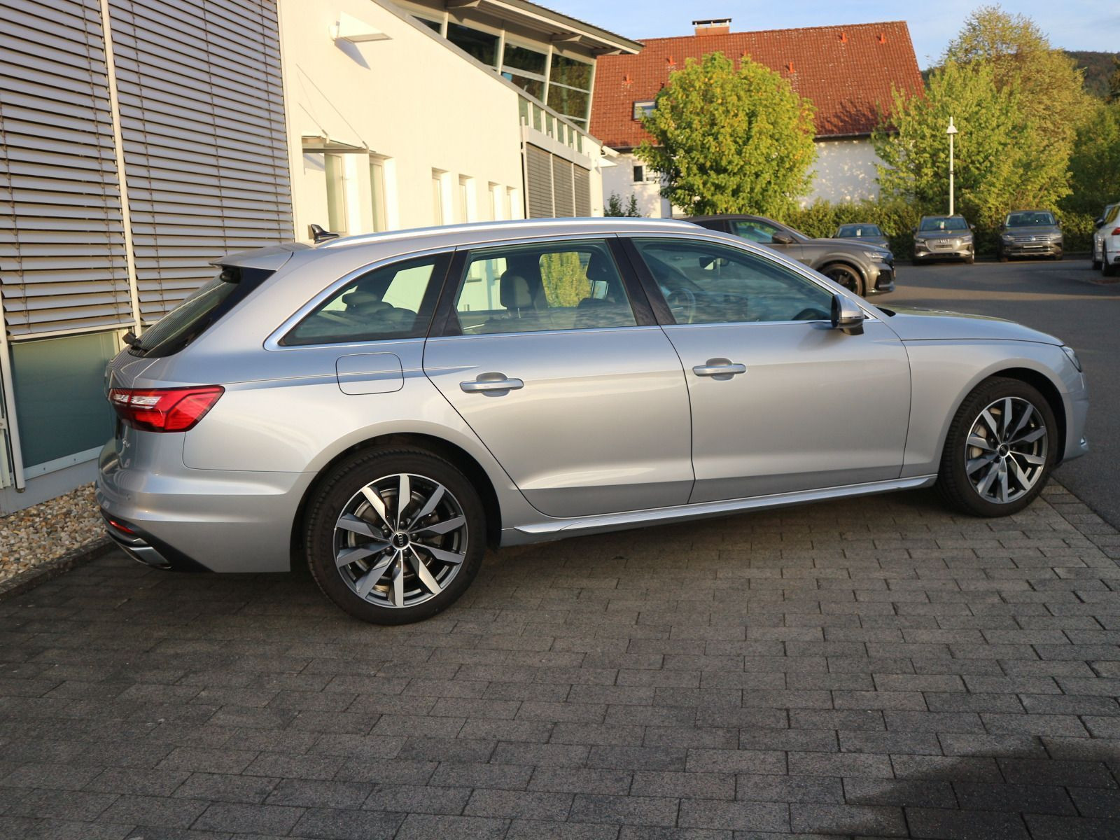Fahrzeugabbildung Audi A4 Avant advanced 40 TDI S tronic ACC*RFK