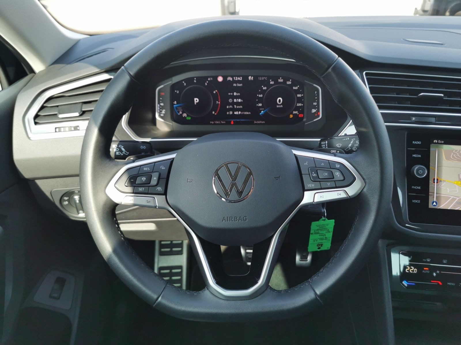 Fahrzeugabbildung Volkswagen Tiguan 1.5 TSI DSG Move +NAVI+18