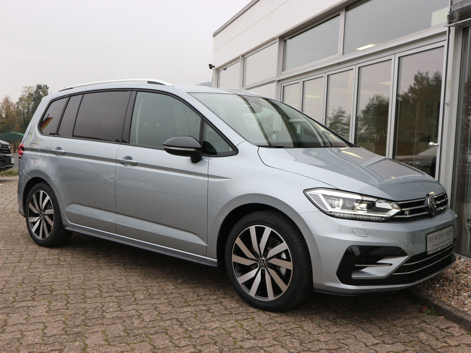 Fahrzeugabbildung Volkswagen Touran GOAL 2,0 l TDI SCR (150 PS) DSG*R-LINE*AHK*7-SITZER*WINTERRÄDER*