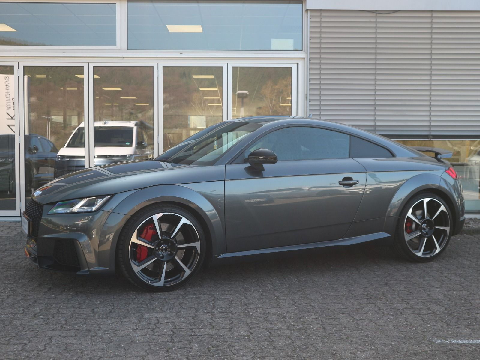 Fahrzeugabbildung Audi TT RS Coupe 2.5 TFSI quattro 280KMH SPORTAGA B&O RFK MATRIX