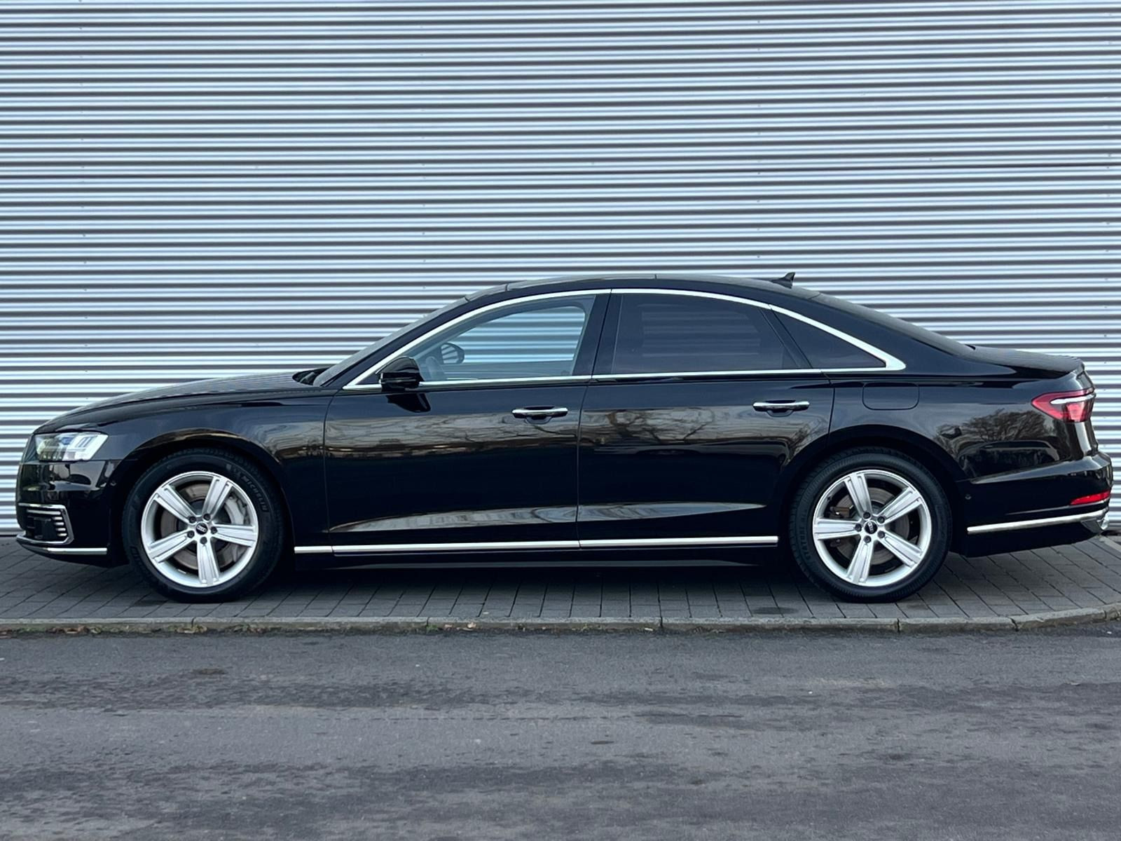 Fahrzeugabbildung Audi A8 60 TFSIe QUATTRO+INDIVIDUALKONTURSITZ+DÄMMGLA