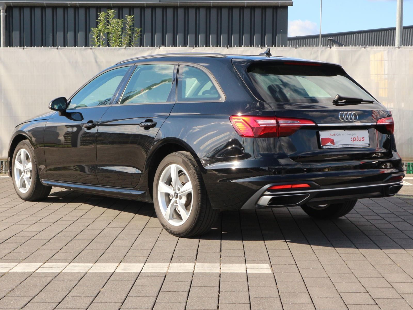 Fahrzeugabbildung Audi A4 Avant 35 TDI advanced S tronic RFK*NAVI*SHZ