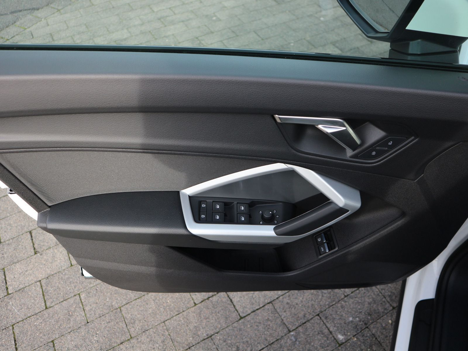 Fahrzeugabbildung Audi Q3 Sportback 45 TFSI e SHZ*NAVI*RFK