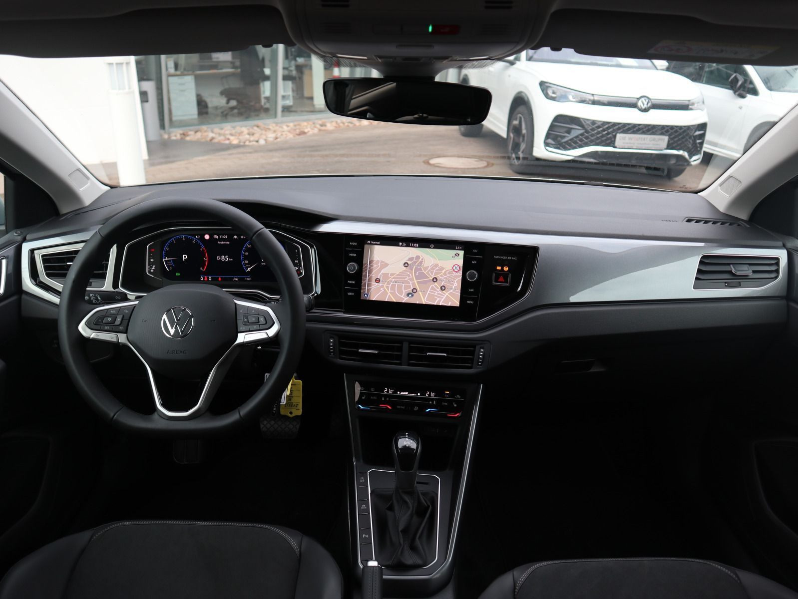 Fahrzeugabbildung Volkswagen Polo Style 1,0 TSI OPF (116 PS) DSG *AHK*WINTERRÄDER*PANORAMADACH*NAVI*