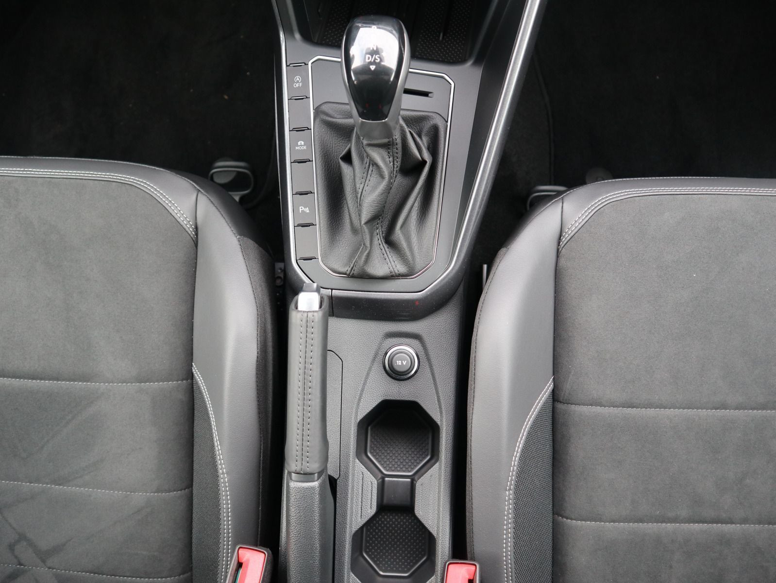 Fahrzeugabbildung Volkswagen Polo Style 1,0 TSI OPF (116 PS) DSG *AHK*WINTERRÄDER*PANORAMADACH*NAVI*