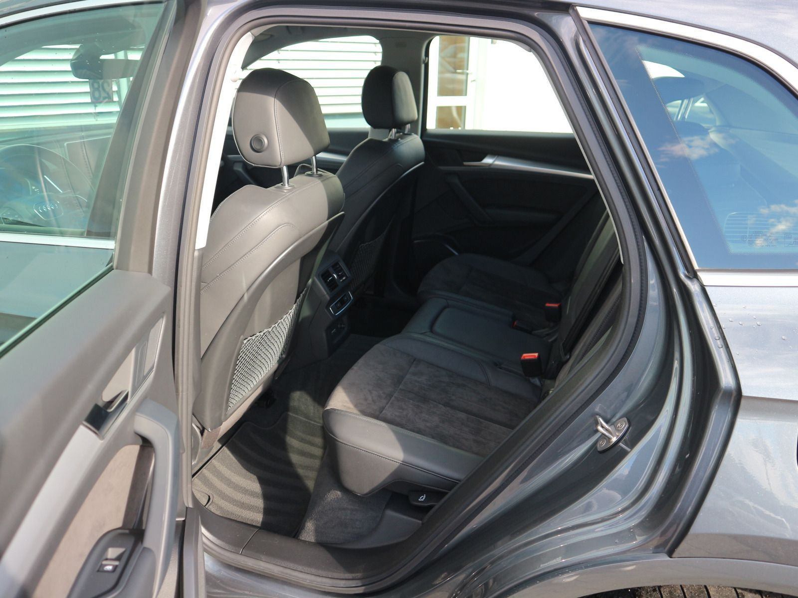 Fahrzeugabbildung Audi Q5 sport 50 TFSI e quattro AHK*SHZ*NAVI*LED