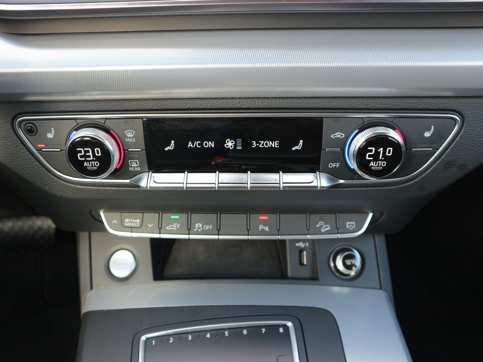 Fahrzeugabbildung Audi Q5 sport 50 TFSI e quattro AHK*SHZ*NAVI*LED