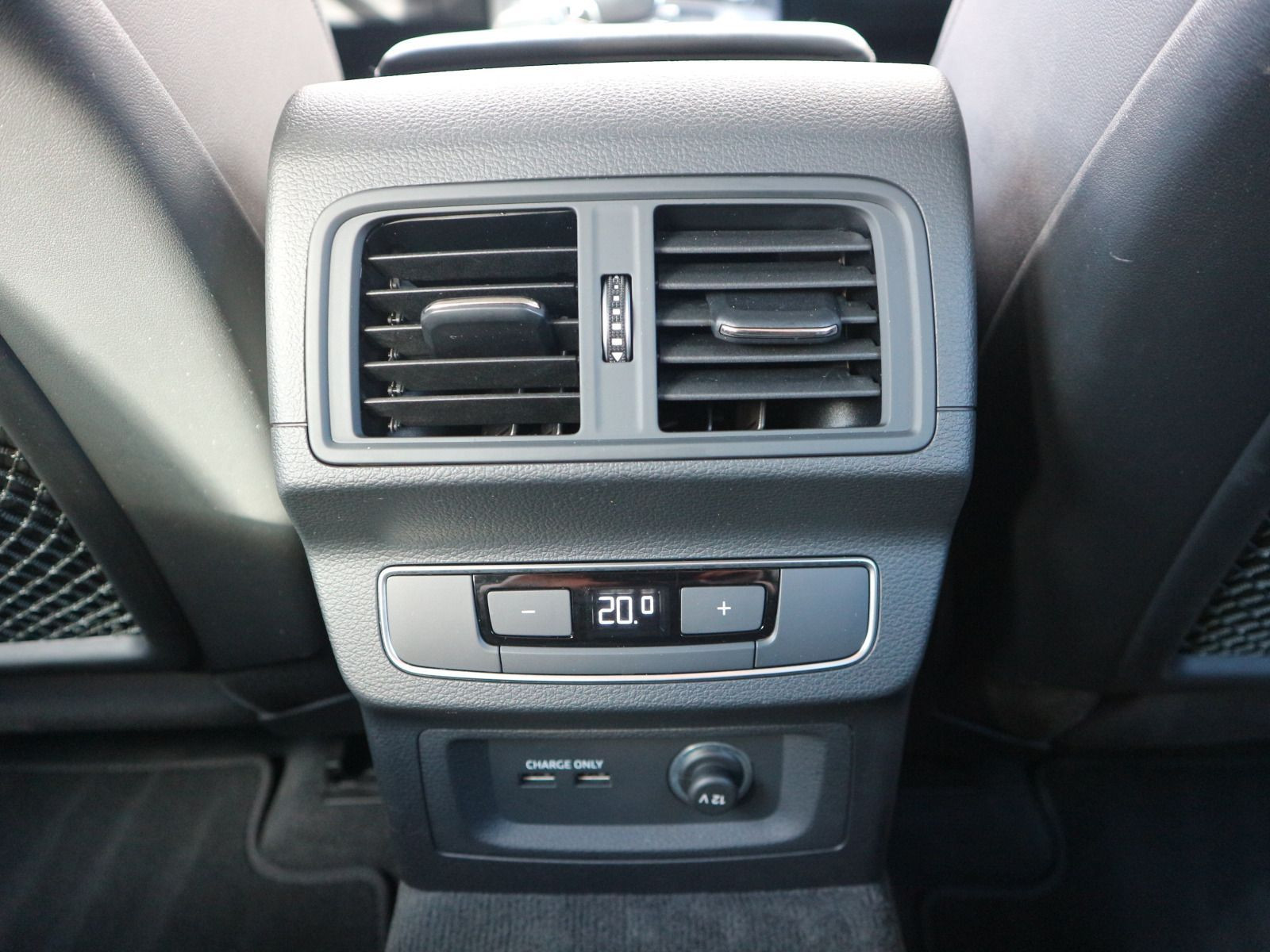 Fahrzeugabbildung Audi Q5 sport 50 TFSI e quattro AHK*SHZ*NAVI*LED