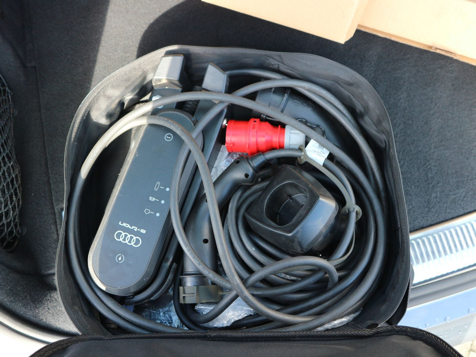 Fahrzeugabbildung Audi Q5 sport 50 TFSI e quattro AHK*SHZ*NAVI*LED