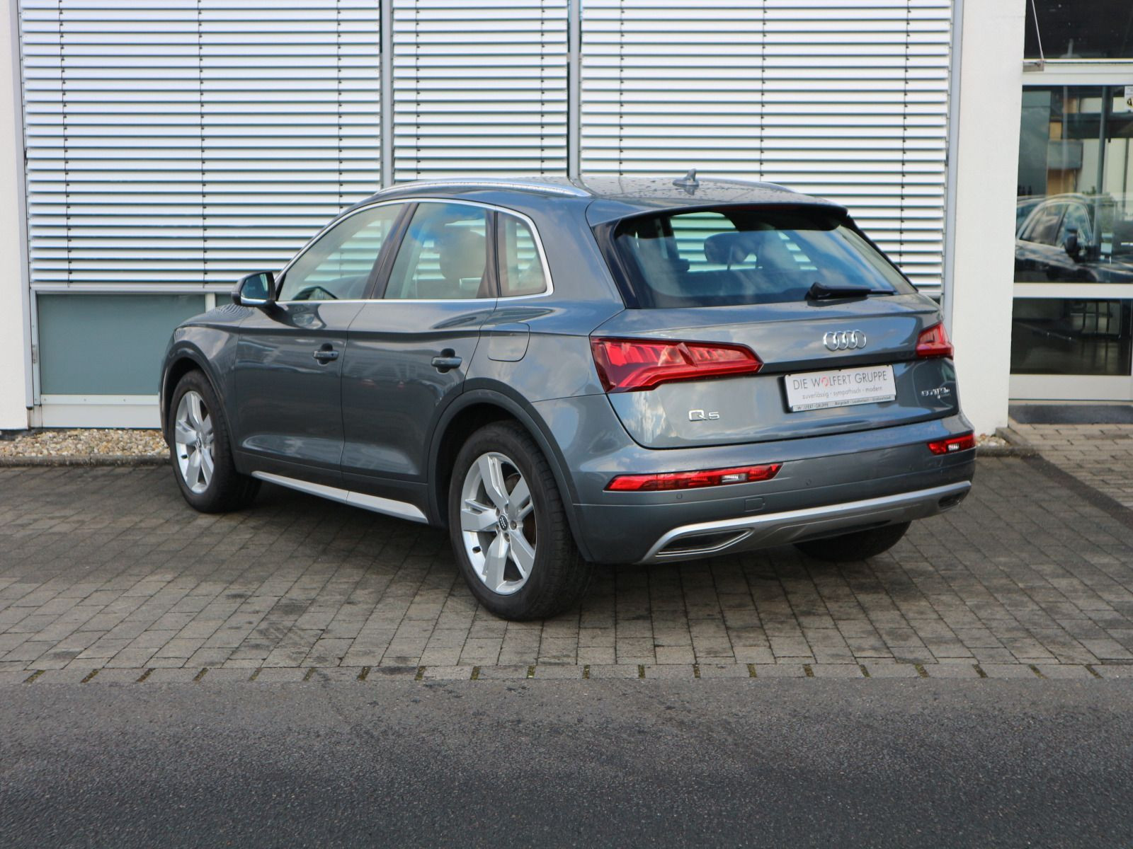 Fahrzeugabbildung Audi Q5 sport 50 TFSI e quattro AHK*SHZ*NAVI*LED