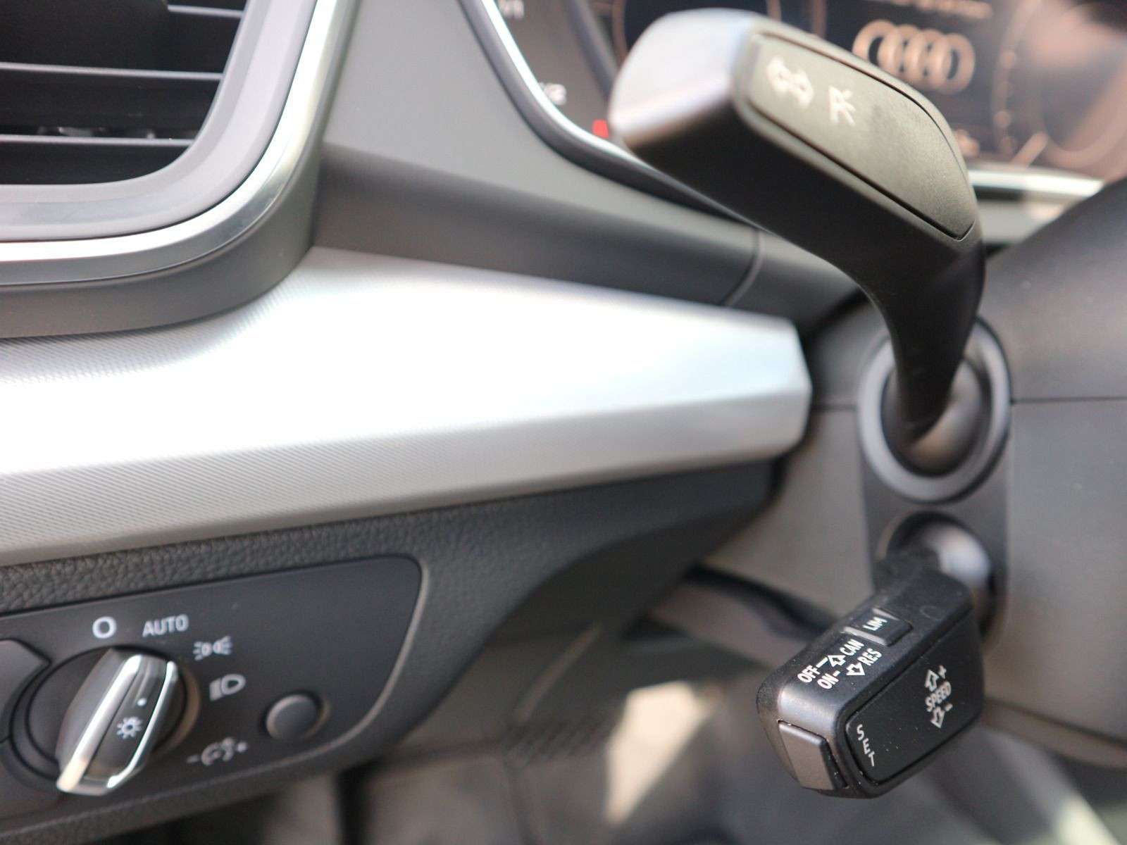 Fahrzeugabbildung Audi Q5 sport 50 TFSI e quattro AHK*SHZ*NAVI*LED