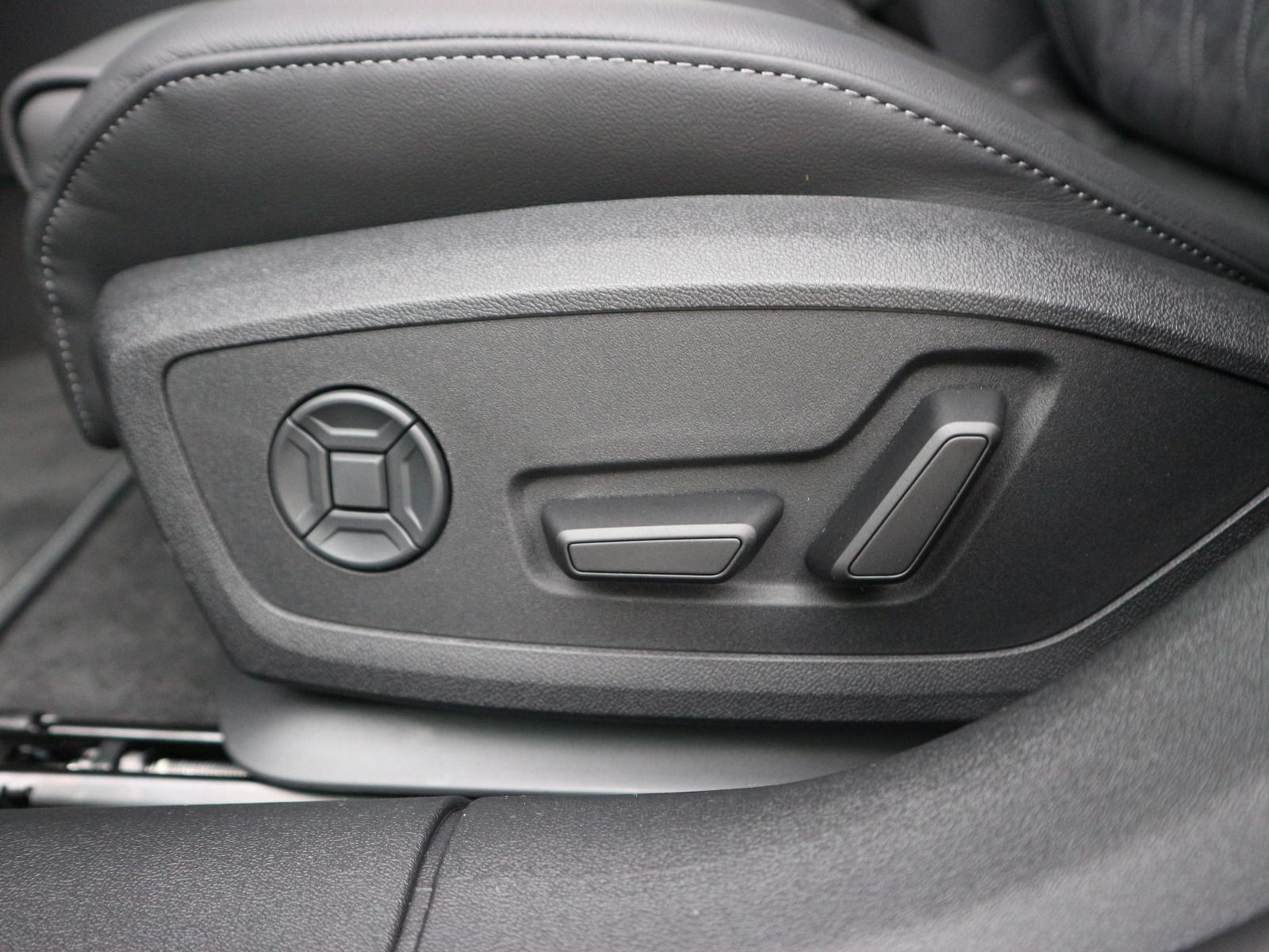 Fahrzeugabbildung Audi A5 Avant TDI quattro 150 kW S tronic S line*AHK*