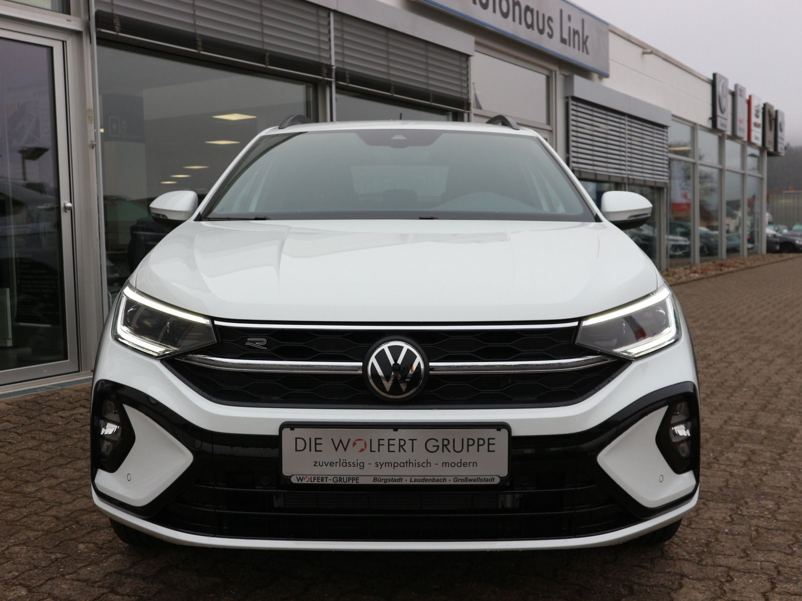 Fahrzeugabbildung Volkswagen Taigo R-Line 1,5 TSI OPF (150 PS) DSG *WINTERRÄDER*KAMERA*NAVI*