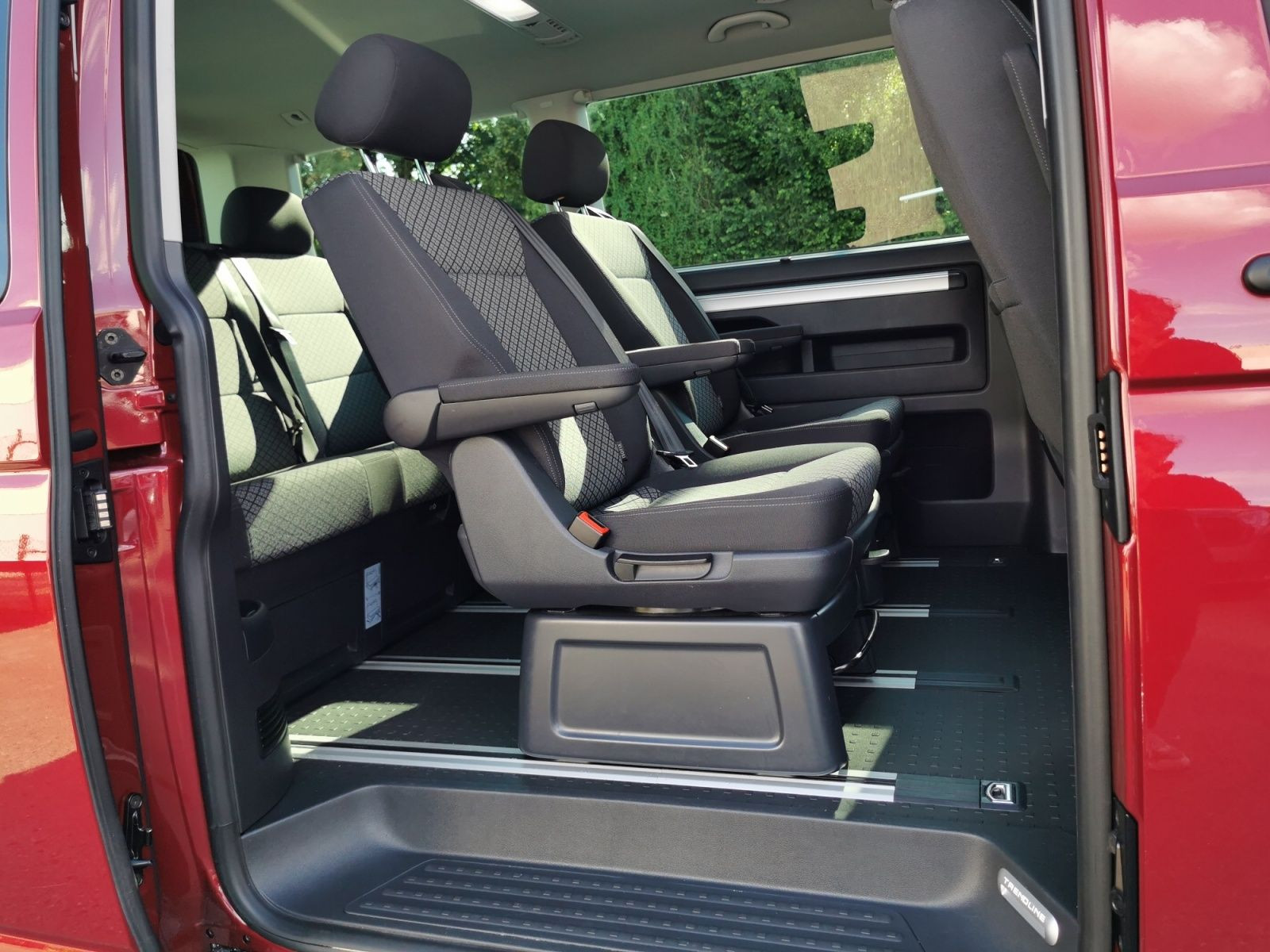 Fahrzeugabbildung Volkswagen T6.1 Multivan 2.0 TDI 110 kW Trendline +AHK+NAVI