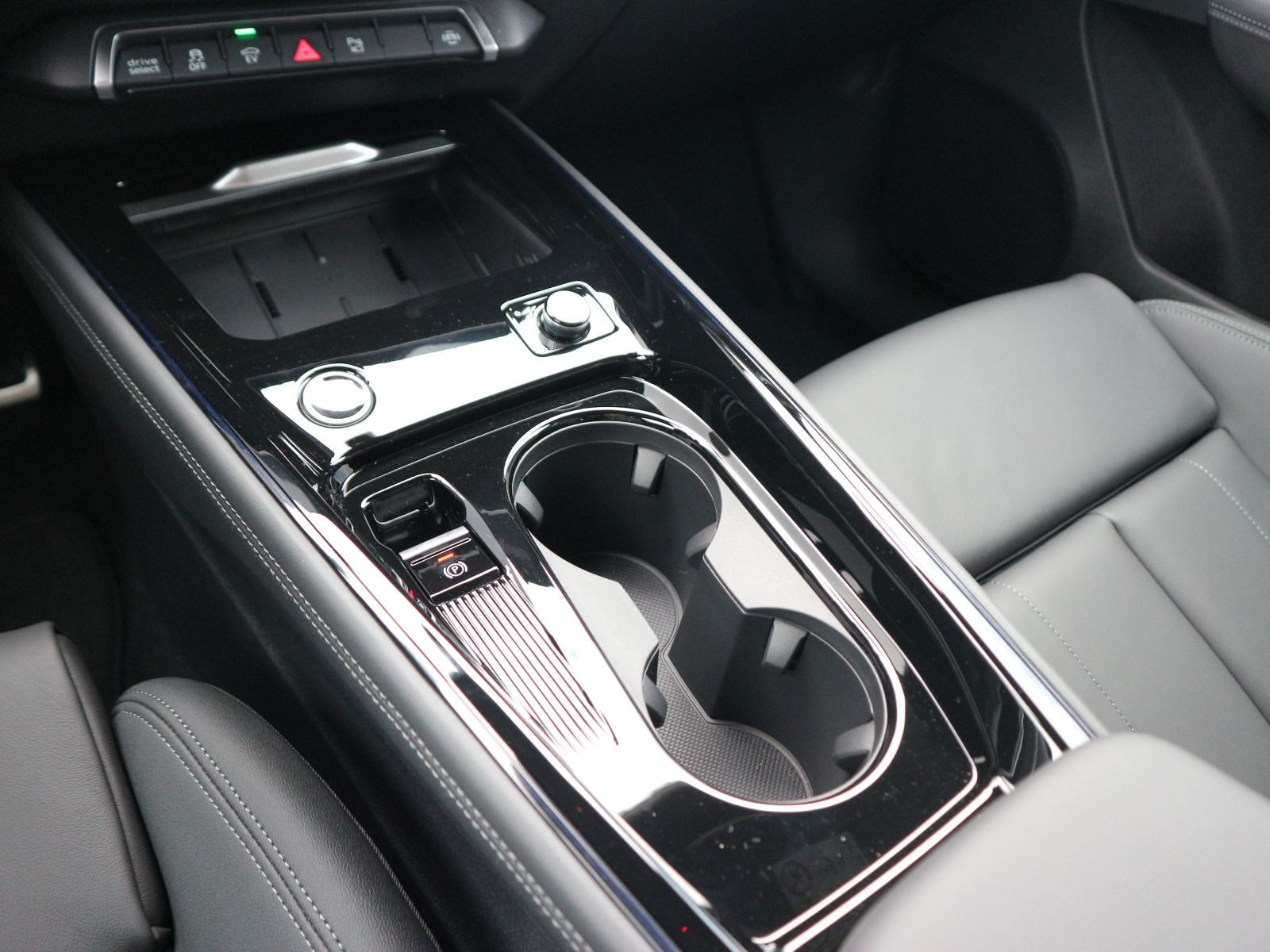 Fahrzeugabbildung Audi Q3 SUV e-hybrid S tronic S line*TECH PLUS*ACC*