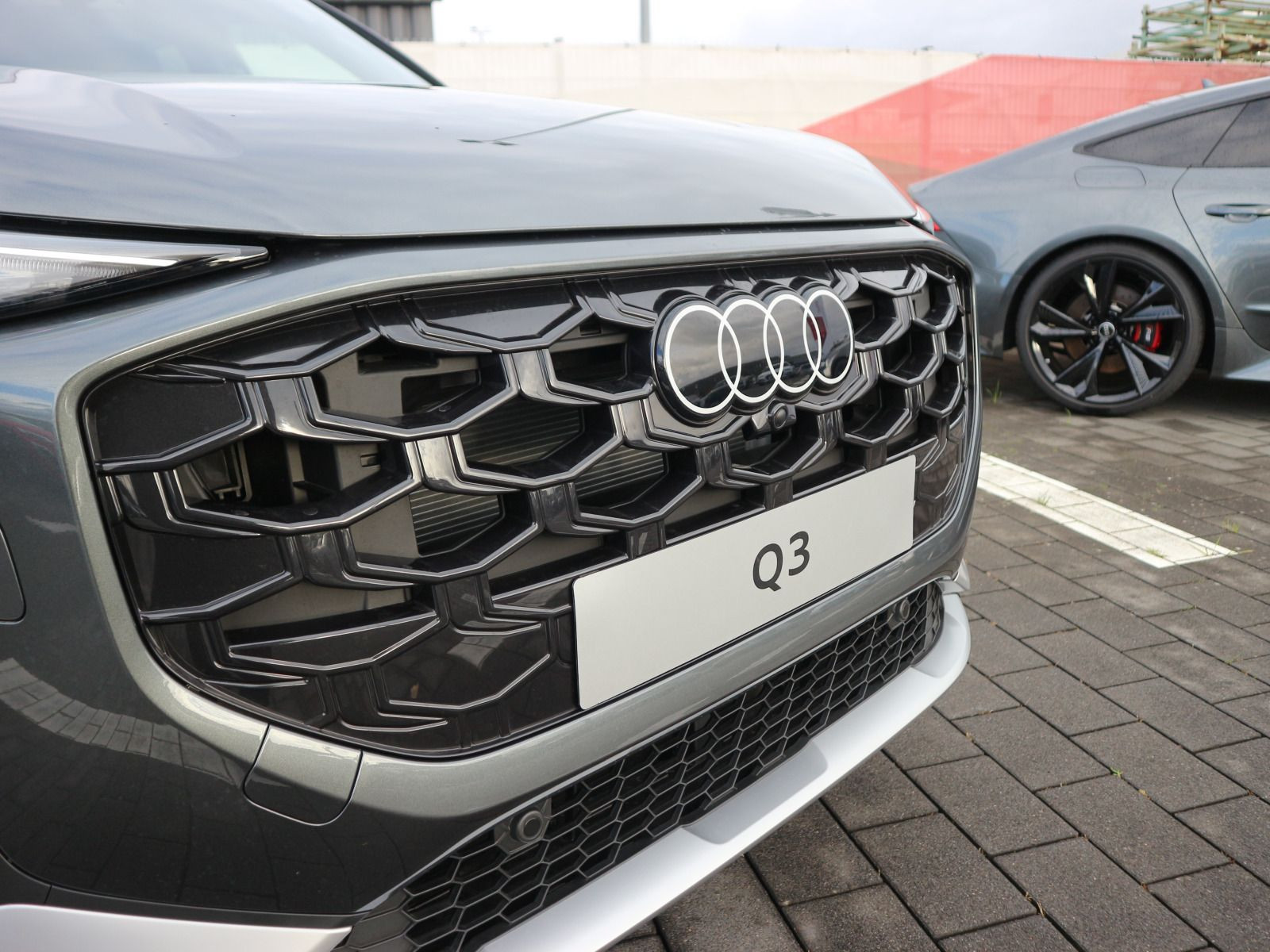 Fahrzeugabbildung Audi Q3 SUV e-hybrid S tronic S line*TECH PLUS*ACC*