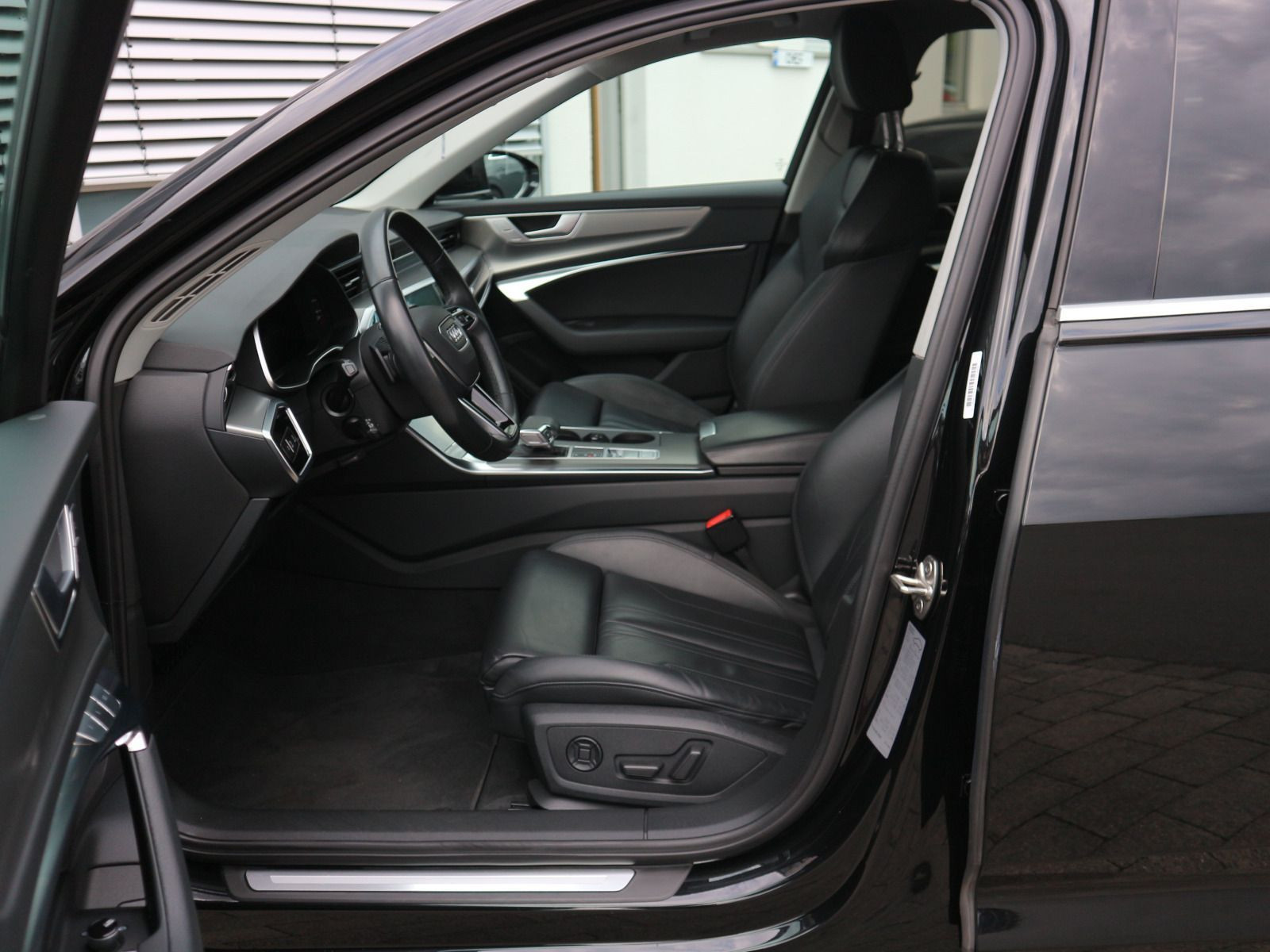 Fahrzeugabbildung Audi A6 Avant sport 40 TDI quattro S tronic PANO*ACC