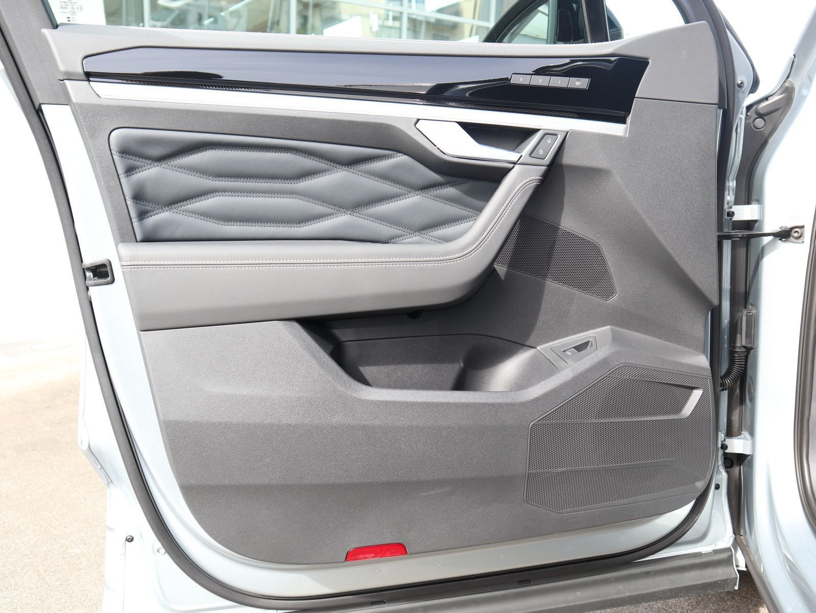 Fahrzeugabbildung Volkswagen Touareg R-Line 3,0 l V6 TDI SCR 4MOTION 210 kW (286 PS) 8-Gang-Automatik (Tiptronic)