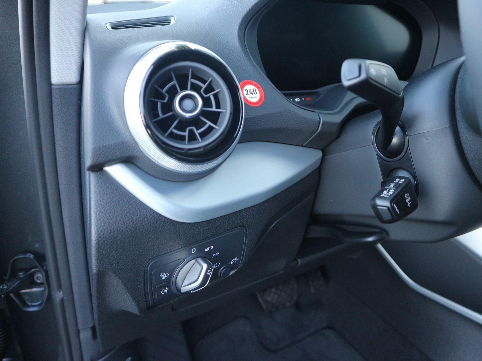 Fahrzeugabbildung Audi Q2 S line 35 TFSI S tronic