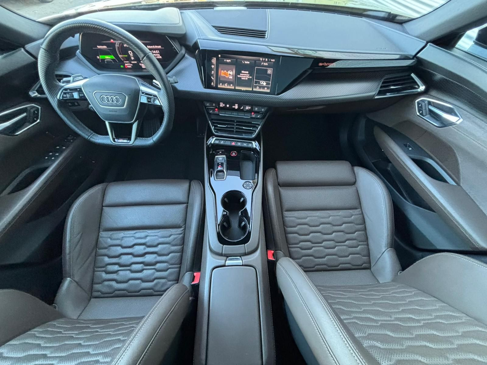 Fahrzeugabbildung Audi RS e-tron GT +SITZBELÜFTUNG+LASERLICHT+ALLRADLEN