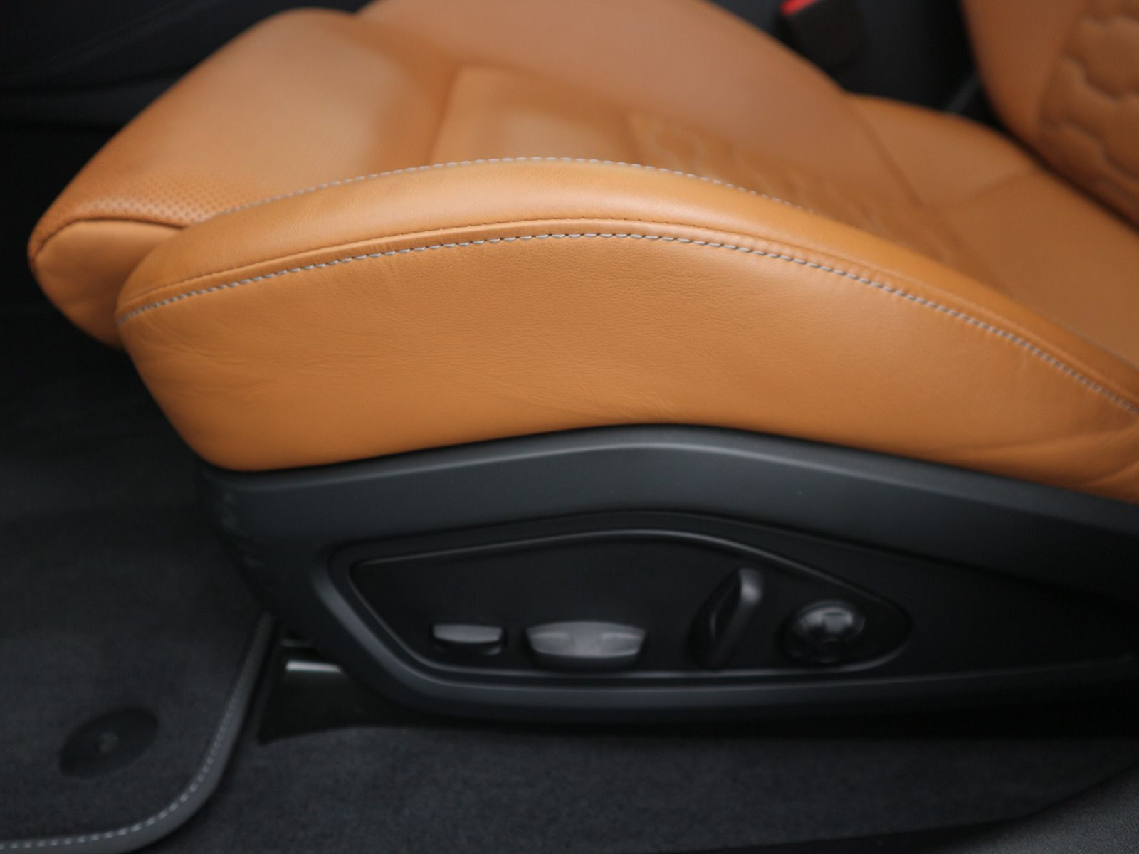 Fahrzeugabbildung Audi RS e-tron GT quattro 0,5%*MATRIX*PANO*B&O*ACC