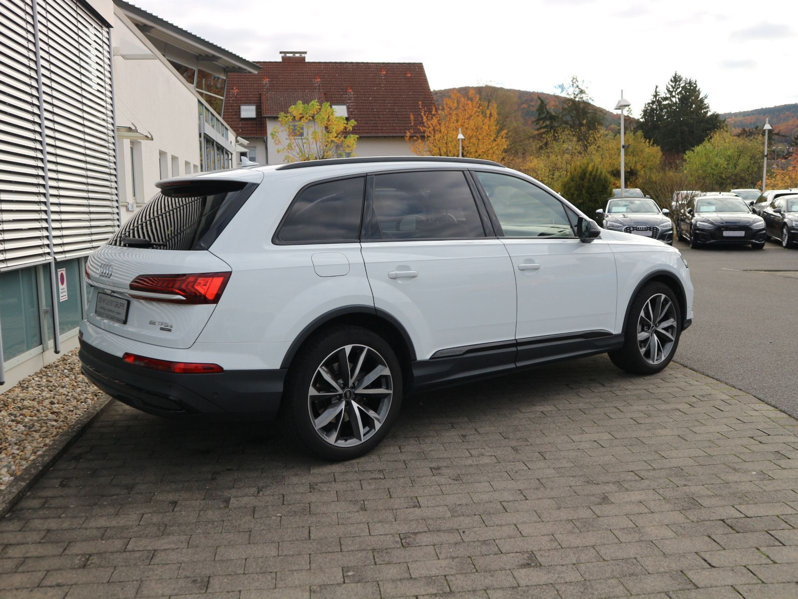 Fahrzeugabbildung Audi Q7 55 TFSI e quattro MATRIX*B&O*PANO*AHK*RFK*ACC