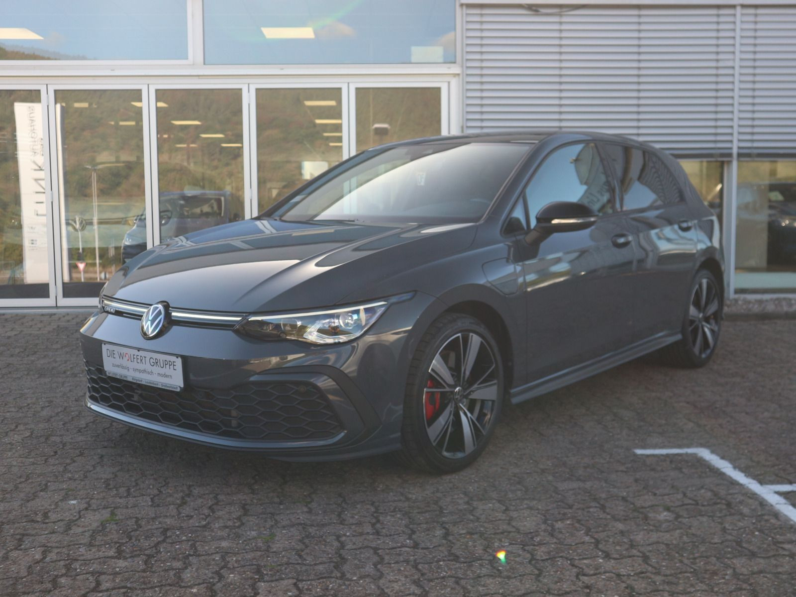 Fahrzeugabbildung Volkswagen Golf GTE 1.4 eHybrid DSG PANO ACC RFK BLACK