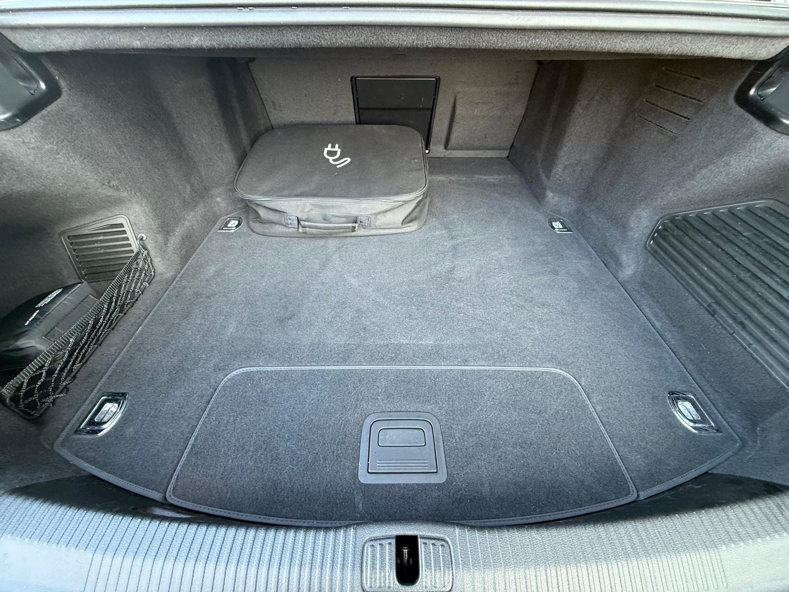 Fahrzeugabbildung Audi A8 60 TFSIe QUATTRO+HUD+B&O+360°+WR+ACC
