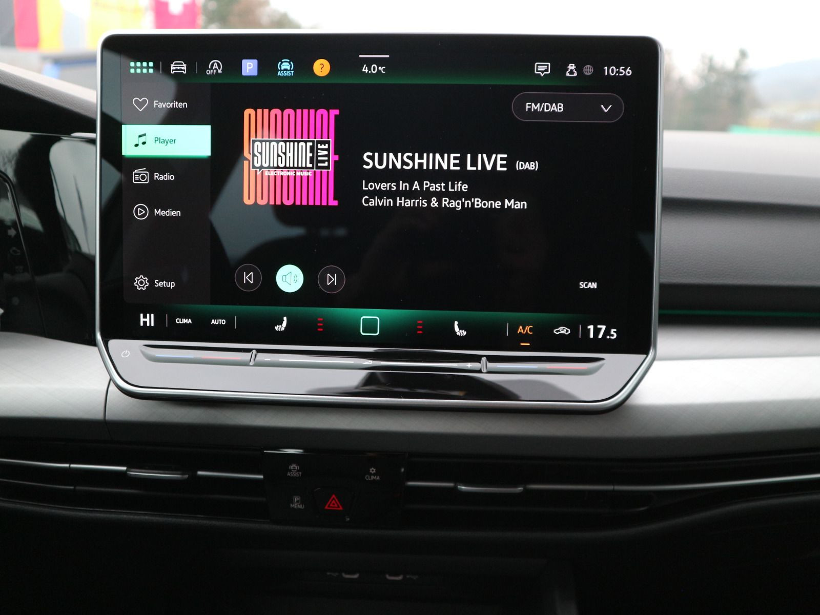 Fahrzeugabbildung Volkswagen Golf 1.5 TSI Life LED RFK HK ACC CARPLAY FACELIFT