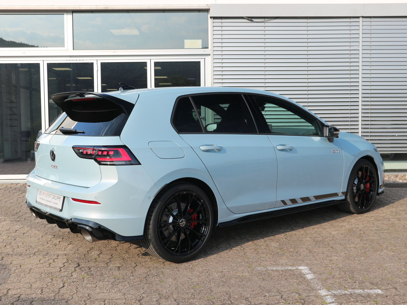 Fahrzeugabbildung Volkswagen Golf GTI Clubsport 2,0 TSI OPF (300 PS) DSG *PANORAMA*HARMAN KARDON*PERFORMANCE-PAKET*