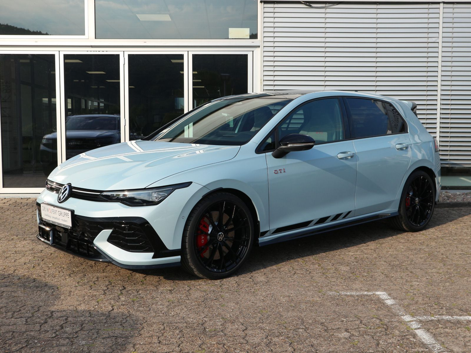 Fahrzeugabbildung Volkswagen Golf GTI Clubsport 2,0 TSI OPF (300 PS) DSG *PANORAMA*HARMAN KARDON*PERFORMANCE-PAKET*