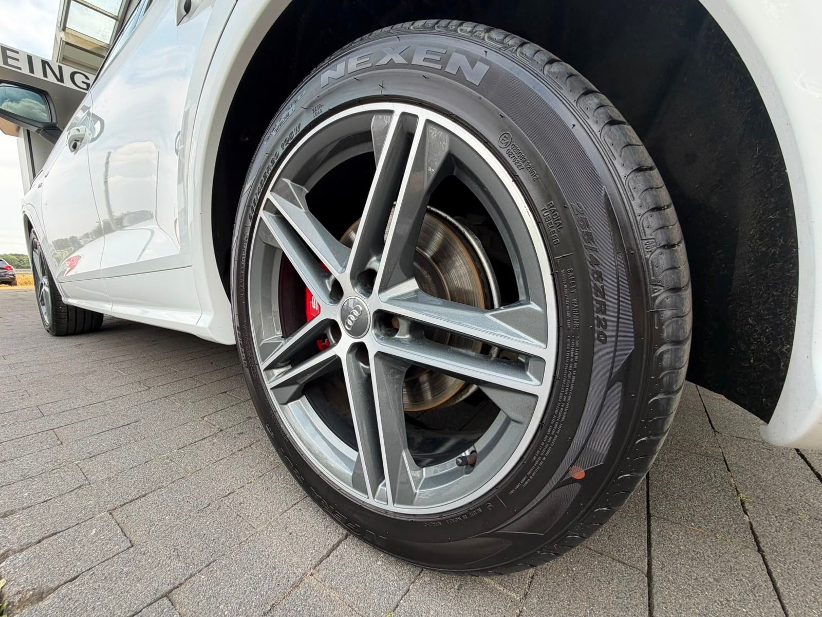 Fahrzeugabbildung Audi SQ5 3.0 TFSI QUATTRO+AHK+LUFTFAHRWERK+MATRIX+