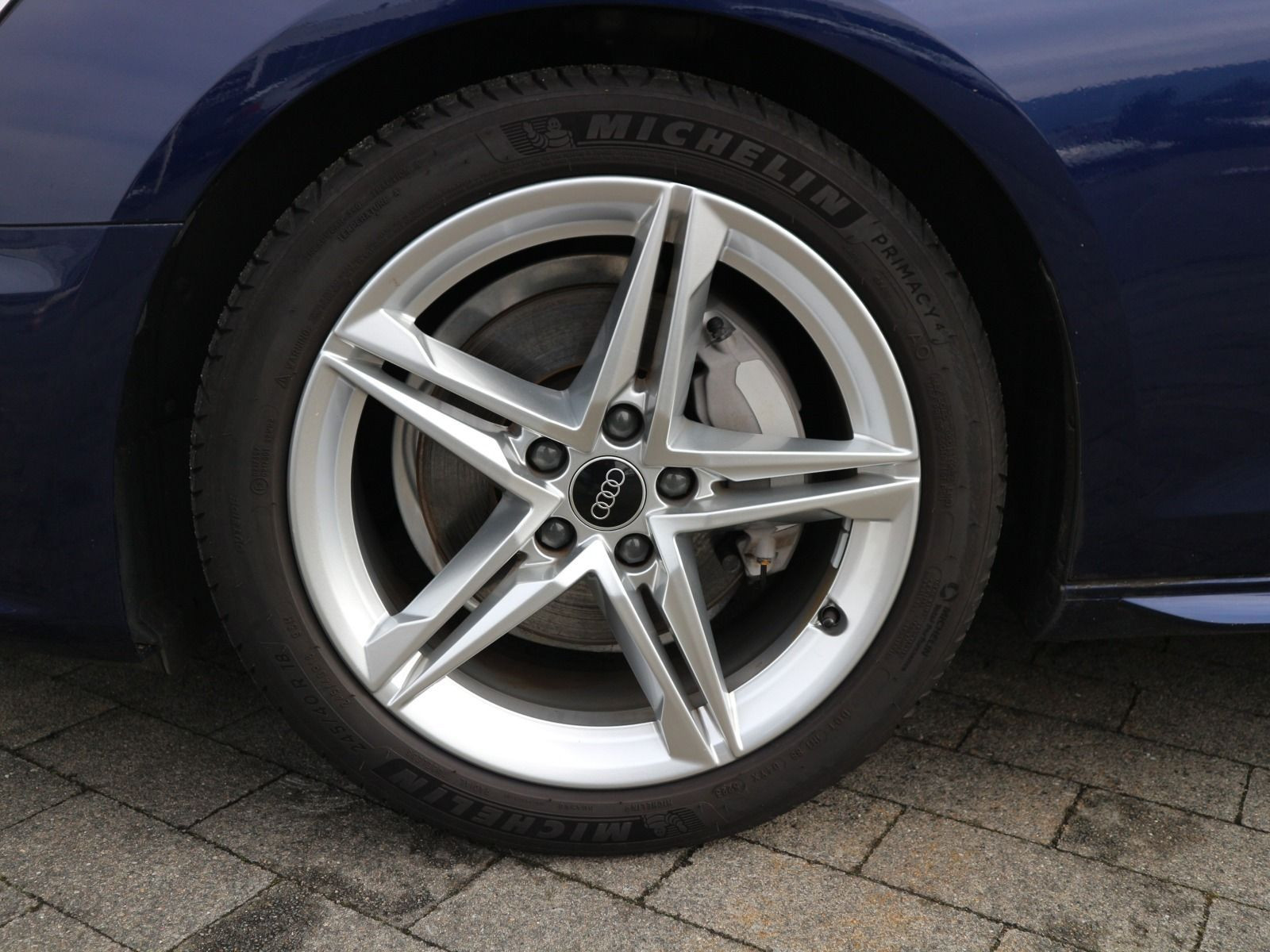 Fahrzeugabbildung Audi A4 Avant S line 40 TDI quattro S tronic ACC*CARPLA*RFK