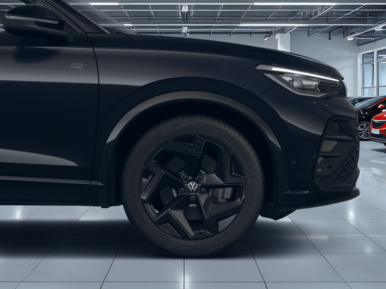 Fahrzeugabbildung Volkswagen Tiguan R-Line 1,5 eHybrid OPF (150 PS) / (115 PS) DSG*AHK*WINTERRÄDER*NAVI*