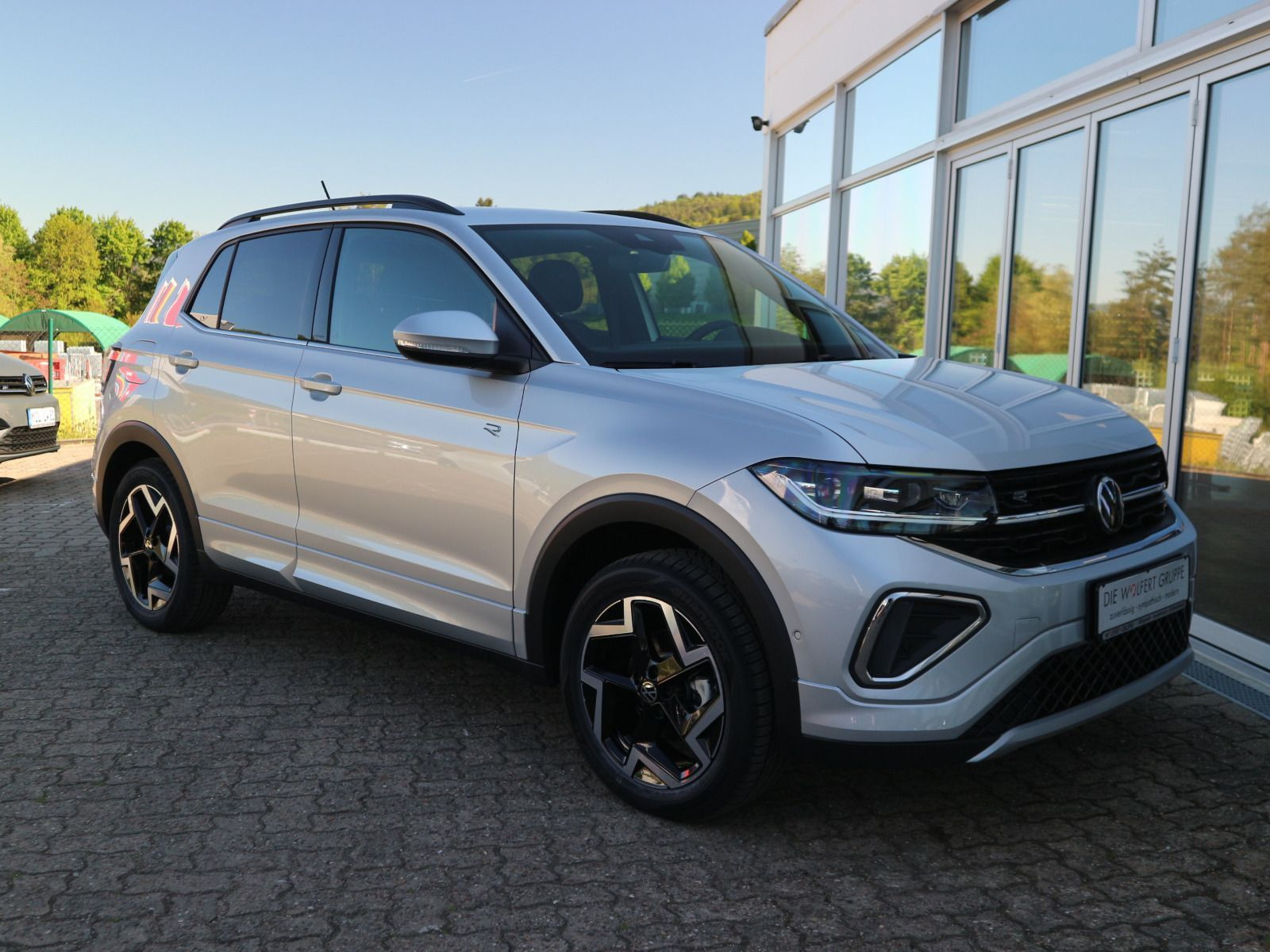 Fahrzeugabbildung Volkswagen T-Cross R-Line 1.5 TSI ACT OPF (150 PS) DSG*AHK*NAVI*ALLWETTER*