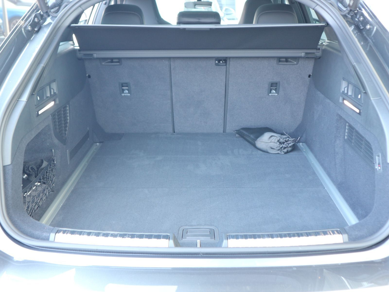 Fahrzeugabbildung Audi A6 Avant edition one TDI quattro S line*AHK*PANO*