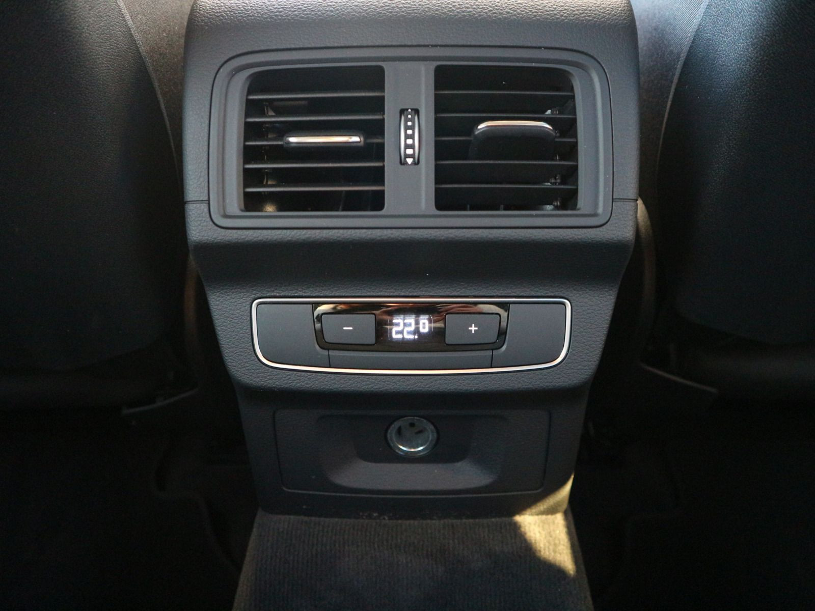 Fahrzeugabbildung Audi Q5 40 TDI quattro S line NAVI*SHZ