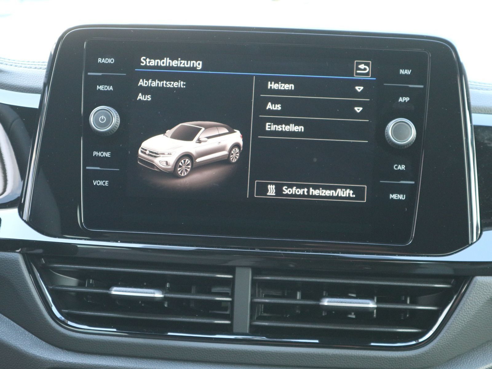 Fahrzeugabbildung Volkswagen T-Roc Cabriolet R-Line 1.5 l TSI OPF (150 PS) DSG*AHK*Standheizung*