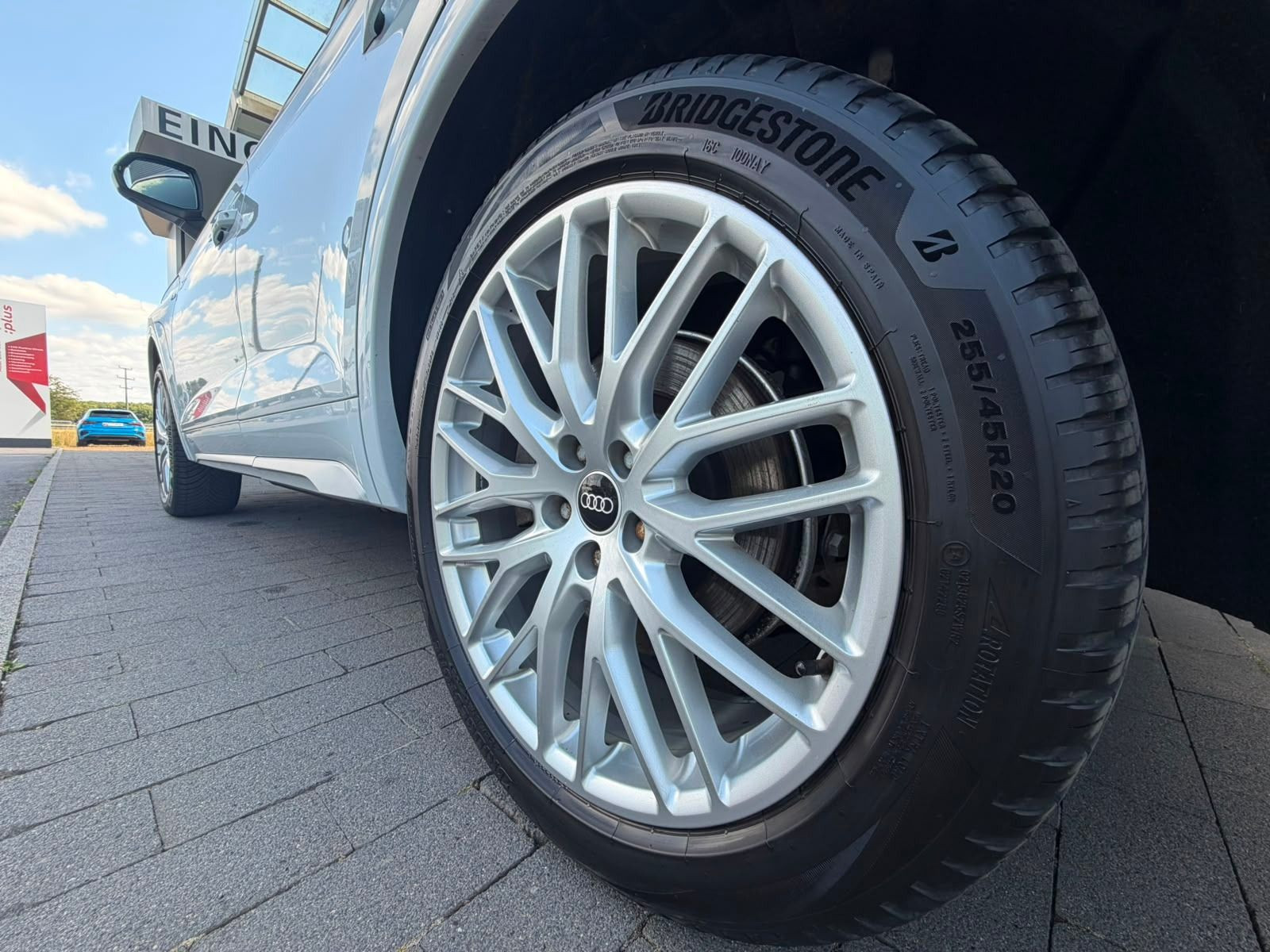 Fahrzeugabbildung Audi Q5 Sportback 50 TFSIe QUATTRO S LINE+AHK+360°+AC