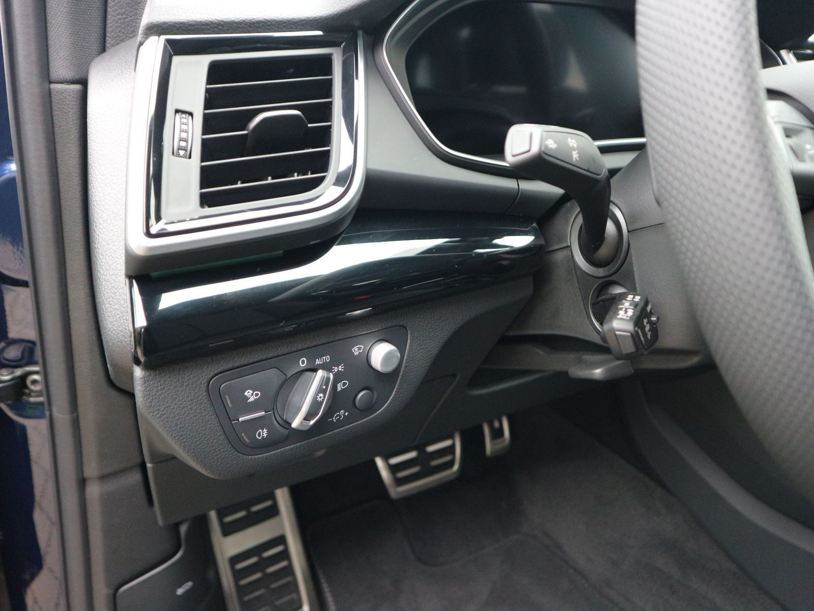 Fahrzeugabbildung Audi Q5 S line 40 TDI quattro S tronic*ADAPTIVE AIR*